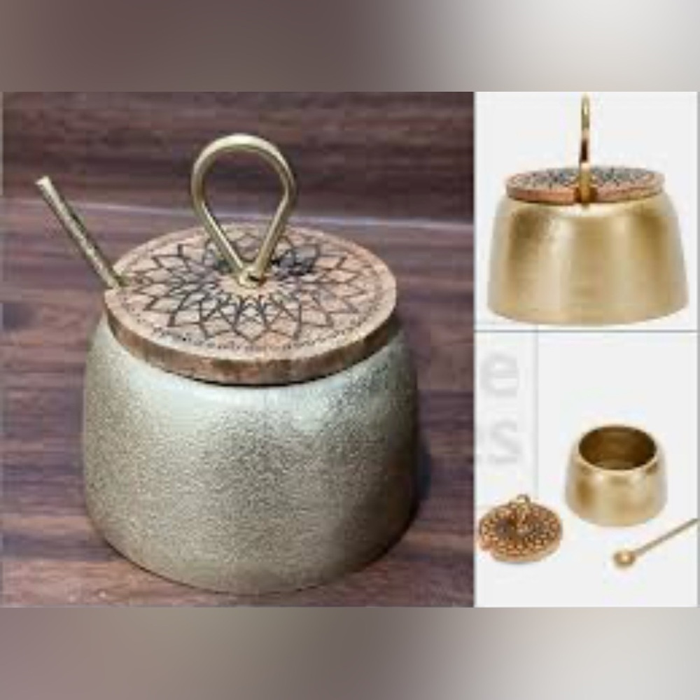 Elegant Gold Tea Canister with Cork Lid